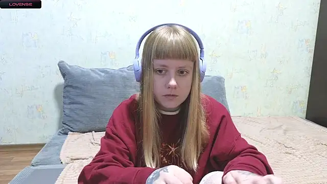 Snapshot of June_shy0 chatting on 06-03-26, 08:17 June shy0 online show from 06-03-26, 08:17