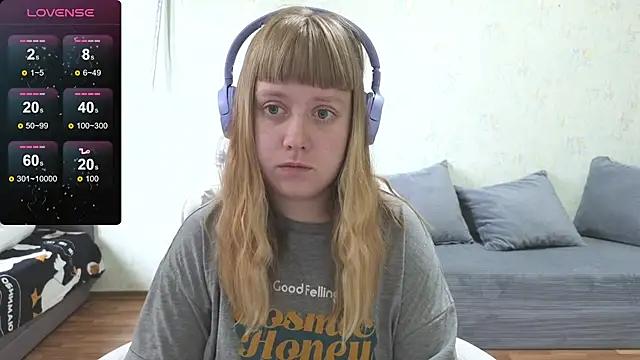 Snapshot of June_shy0 chatting on 06-06-26, 07:35 June shy0 online show from 06-06-26, 07:35