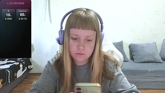 Snapshot of June_shy0 chatting on 06-08-26, 07:31 June shy0 online show from 06-08-26, 07:31
