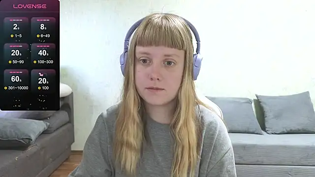 Snapshot of June_shy0 chatting on 07-09-26, 07:12 June shy0 online show from 07-09-26, 07:12