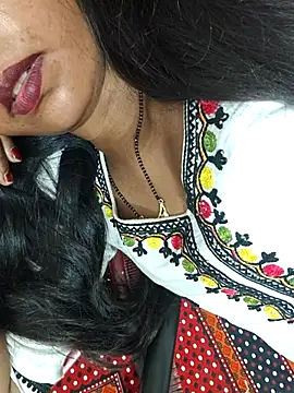 Snapshot of Sharmila-Singh chatting on 06-25-26, 08:02 Sharmila-Singh online show from 06-25-26, 08:02
