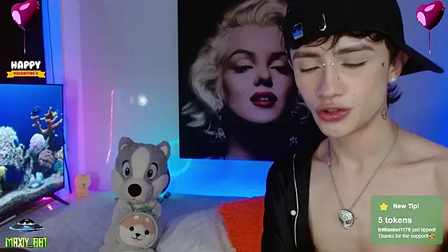 maxiy 001 online show from 02-08-25, 10:50