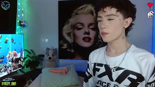 Snapshot of maxiy_001 chatting on 05-14-26, 01:45 maxiy 001 online show from 05-14-26, 01:45