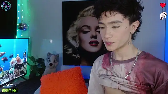 Snapshot of maxiy_001 chatting on 05-28-26, 04:10 maxiy 001 online show from 05-28-26, 04:10