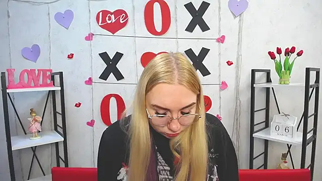 BeatriceFly online show from 03-06-25, 01:46