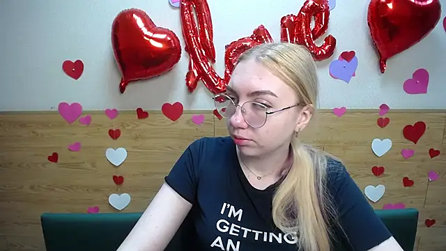 BeatriceFly online show from 03-16-25, 06:09