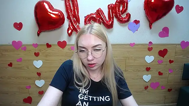 BeatriceFly online show from 03-17-25, 03:18