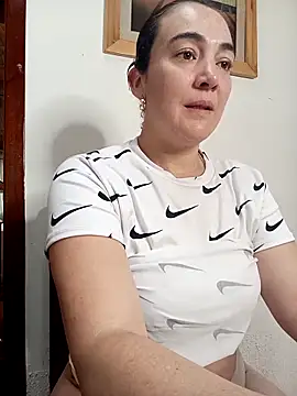 skayhot  online show from 03-19-25, 01:40