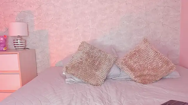 DahianaWalcott online show from 02-20-25, 02:07