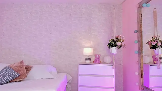 DahianaWalcott online show from 03-03-25, 08:21