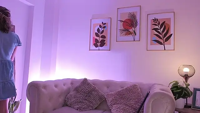 DahianaWalcott online show from 02-10-26, 07:18