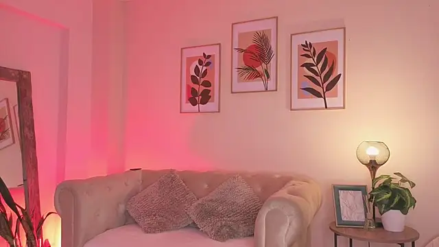 DahianaWalcott online show from 04-16-26, 05:25