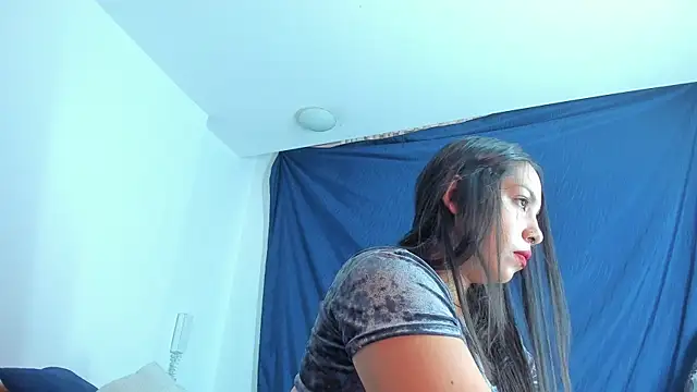 emiily15   online show from 01-29-25, 05:56