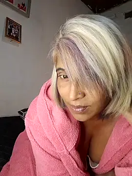 Snapshot of Goodgirlsue_77 chatting on 04-23-26, 06:58 Goodgirlsue 77 online show from 04-23-26, 06:58