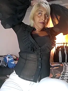 Snapshot of Goodgirlsue_77 chatting on 05-10-26, 12:32 Goodgirlsue 77 online show from 05-10-26, 12:32