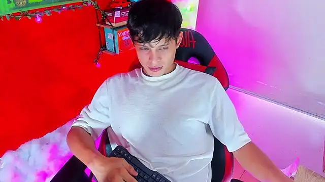 LilOwen  online show from 09-17-25, 07:04