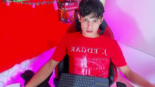 LilOwen  online show from 09-18-25, 07:27