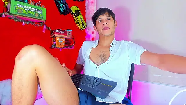 LilOwen  online show from 09-28-25, 07:08