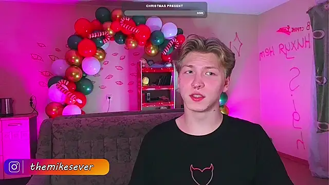 Snapshot of TheMikeSever chatting on 12-15-24, 07:10 TheMikeSever online show from 12-15-24, 07:10