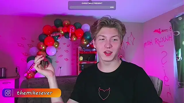 Snapshot of TheMikeSever chatting on 12-16-24, 07:15 TheMikeSever online show from 12-16-24, 07:15