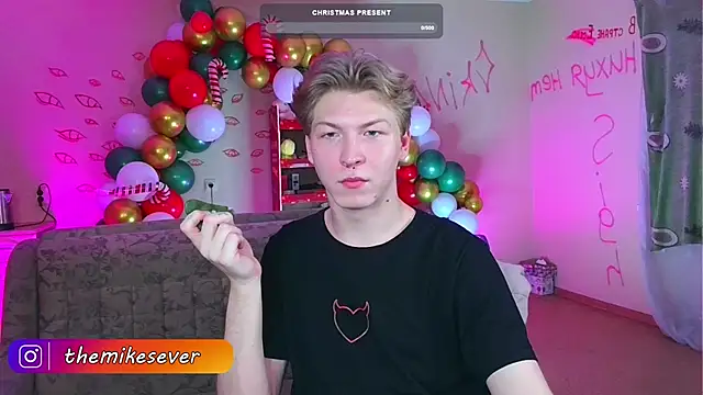 Snapshot of TheMikeSever chatting on 12-22-24, 05:21 TheMikeSever online show from 12-22-24, 05:21