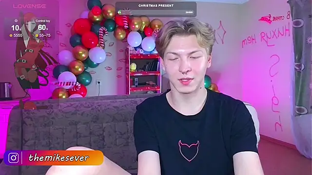 Snapshot of TheMikeSever chatting on 12-22-24, 11:31 TheMikeSever online show from 12-22-24, 11:31