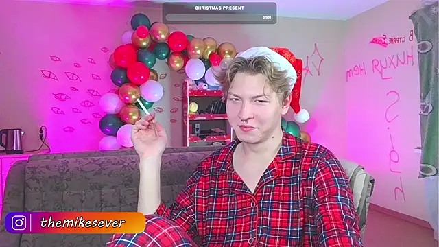 Snapshot of TheMikeSever chatting on 12-25-24, 05:37 TheMikeSever online show from 12-25-24, 05:37