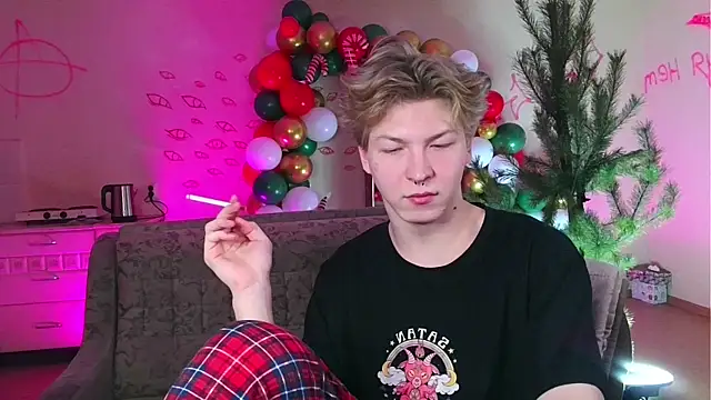 Snapshot of TheMikeSever chatting on 12-29-24, 06:38 TheMikeSever online show from 12-29-24, 06:38