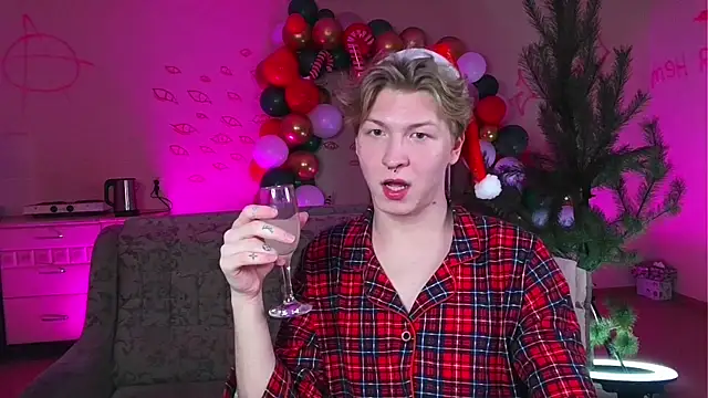 Snapshot of TheMikeSever chatting on 12-31-24, 05:18 TheMikeSever online show from 12-31-24, 05:18