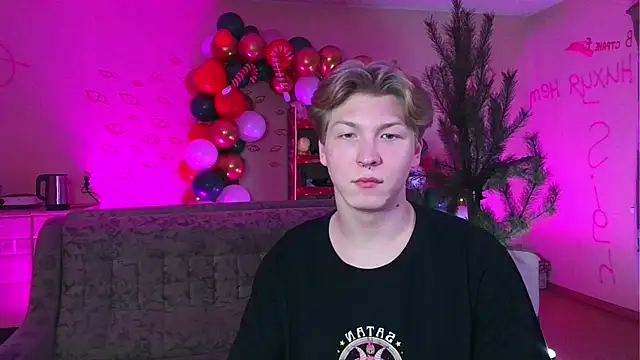 Snapshot of TheMikeSever chatting on 01-03-25, 07:39 TheMikeSever online show from 01-03-25, 07:39