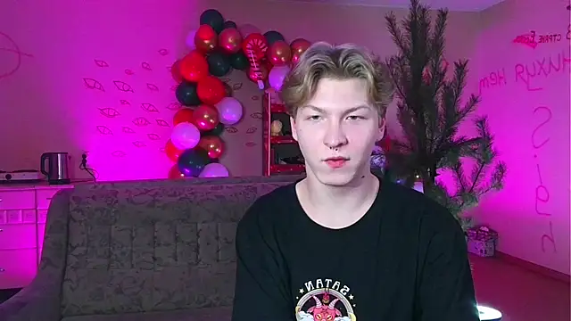 Snapshot of TheMikeSever chatting on 01-04-25, 04:54 TheMikeSever online show from 01-04-25, 04:54