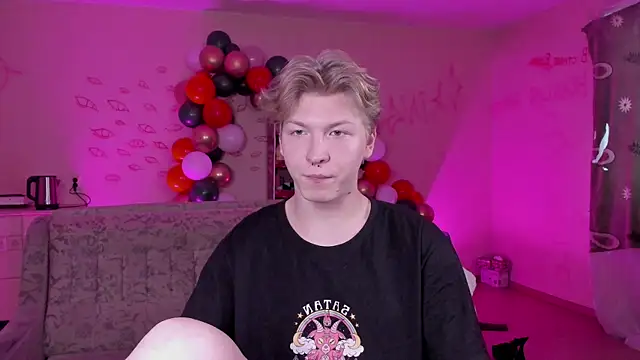 Snapshot of TheMikeSever chatting on 01-10-25, 09:02 TheMikeSever online show from 01-10-25, 09:02