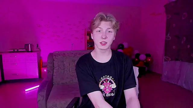 Snapshot of TheMikeSever chatting on 01-19-25, 06:53 TheMikeSever online show from 01-19-25, 06:53