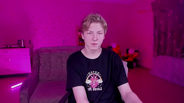 Snapshot of TheMikeSever chatting on 01-26-25, 08:13 TheMikeSever online show from 01-26-25, 08:13