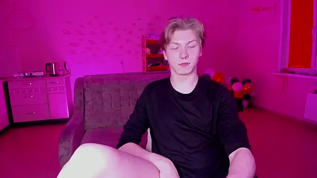 Snapshot of TheMikeSever chatting on 02-04-25, 08:06 TheMikeSever online show from 02-04-25, 08:06