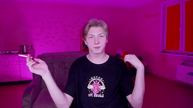 Snapshot of TheMikeSever chatting on 02-05-25, 04:58 TheMikeSever online show from 02-05-25, 04:58