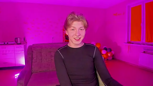 Snapshot of TheMikeSever chatting on 02-10-25, 04:58 TheMikeSever online show from 02-10-25, 04:58