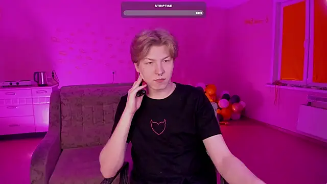 Snapshot of TheMikeSever chatting on 02-13-25, 05:54 TheMikeSever online show from 02-13-25, 05:54