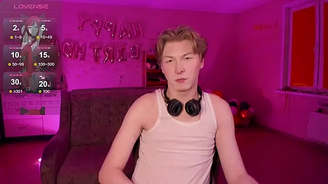 Snapshot of TheMikeSever chatting on 02-18-25, 08:03 TheMikeSever online show from 02-18-25, 08:03