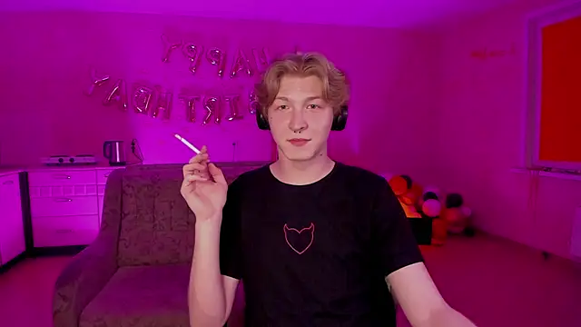 Snapshot of TheMikeSever chatting on 03-05-25, 05:08 TheMikeSever online show from 03-05-25, 05:08