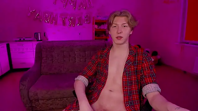 Snapshot of TheMikeSever chatting on 03-05-25, 08:10 TheMikeSever online show from 03-05-25, 08:10