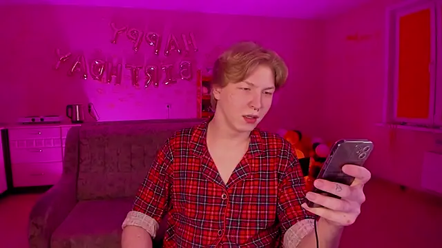 Snapshot of TheMikeSever chatting on 03-09-25, 08:42 TheMikeSever online show from 03-09-25, 08:42