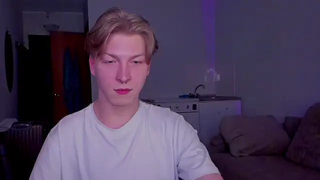 Snapshot of TheMikeSever chatting on 11-19-25, 06:52 TheMikeSever online show from 11-19-25, 06:52