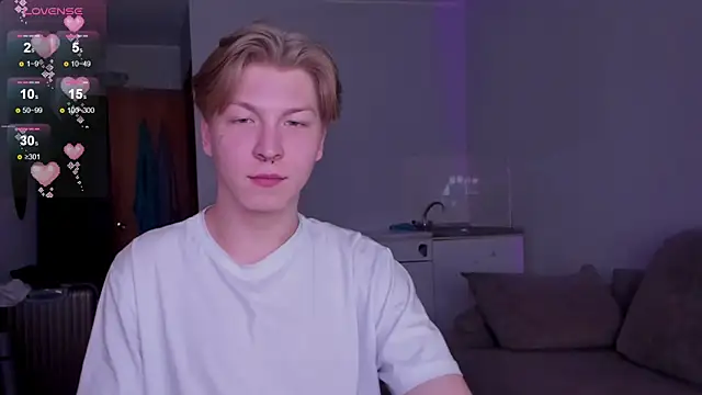 Snapshot of TheMikeSever chatting on 12-05-25, 12:25 TheMikeSever online show from 12-05-25, 12:25