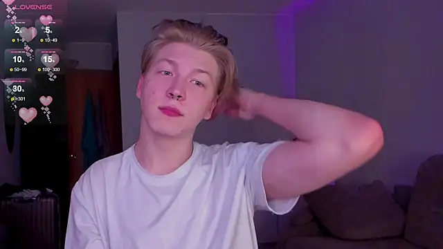 Snapshot of TheMikeSever chatting on 12-19-25, 12:12 TheMikeSever online show from 12-19-25, 12:12