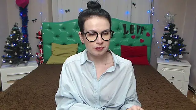 JasmineKouch online show from 01-12-26, 06:46