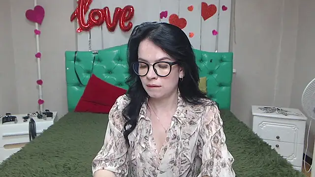 JasmineKouch online show from 05-28-26, 05:43