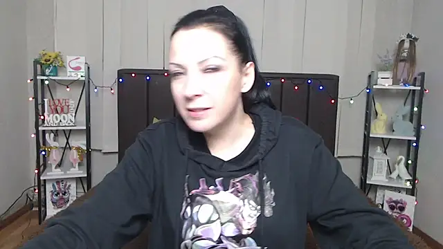 Snapshot of ElizabethSho chatting on 01-22-25, 03:20 ElizabethSho online show from 01-22-25, 03:20