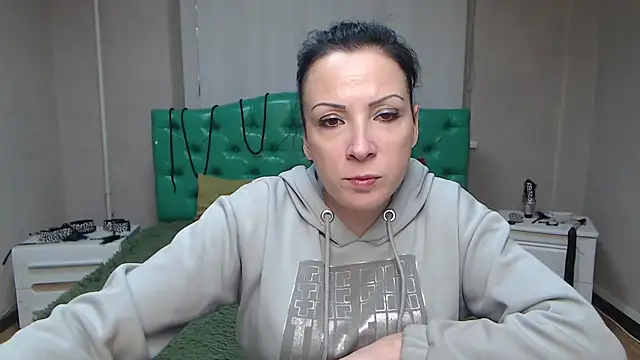 Snapshot of ElizabethSho chatting on 02-09-25, 06:05 ElizabethSho online show from 02-09-25, 06:05