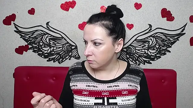 Snapshot of ElizabethSho chatting on 03-06-25, 06:05 ElizabethSho online show from 03-06-25, 06:05